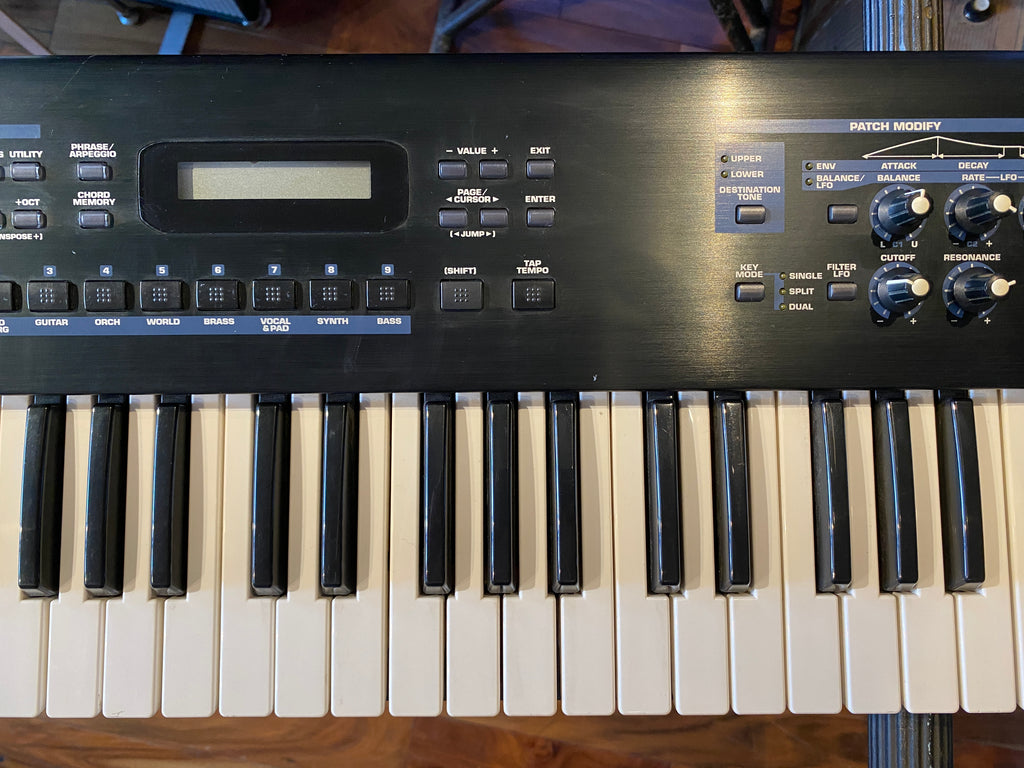 Roland Juno-D 61-Key Synthesizer Keyboard 2004