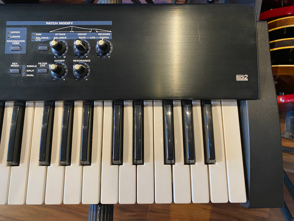 Roland Juno-D 61-Key Synthesizer Keyboard 2004