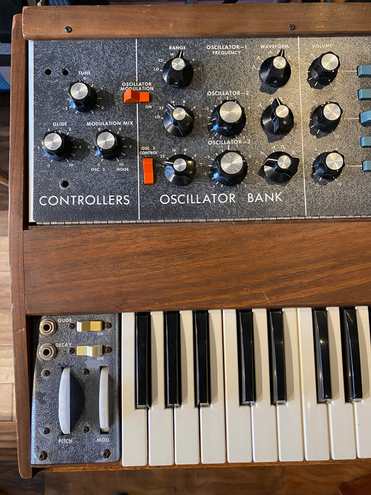 Moog Minimoog Model D 44-Key Monophonic Synthesizer Walnut 1973