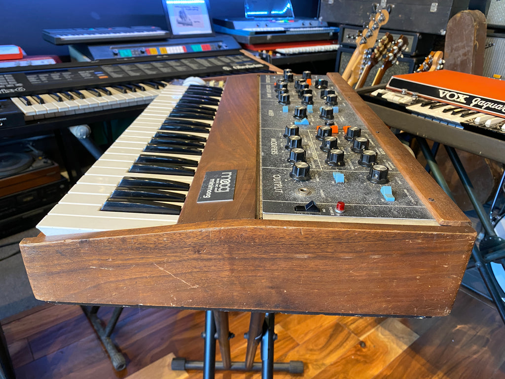 Moog Minimoog Model D 44-Key Monophonic Synthesizer Walnut 1973