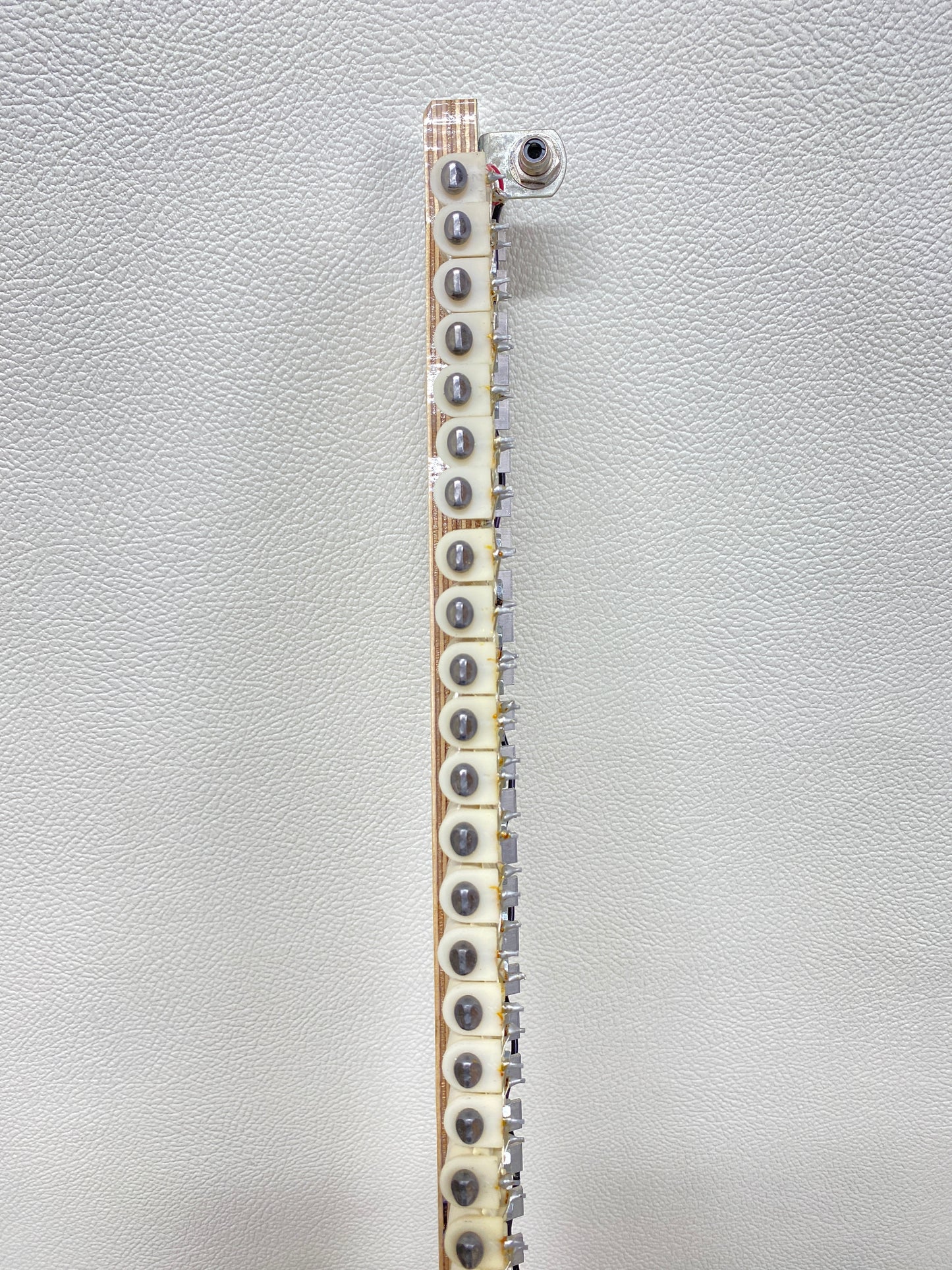 Rhodes Mark II 73 White Coil Pickups Rail Electric Piano Vintage Original 1981