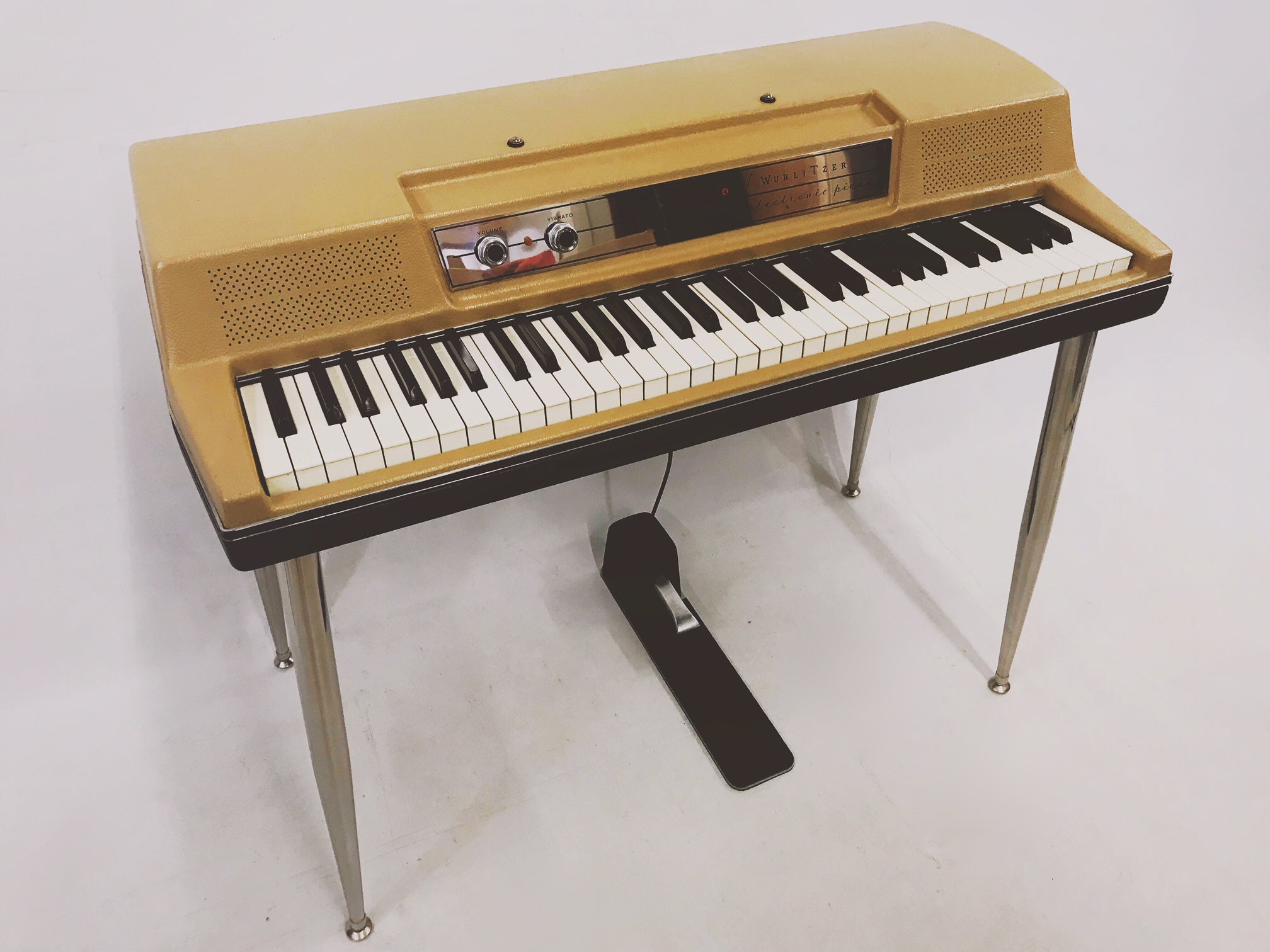 Wurlitzer 200 Electric Piano, Blonde – Custom Vintage Keyboards