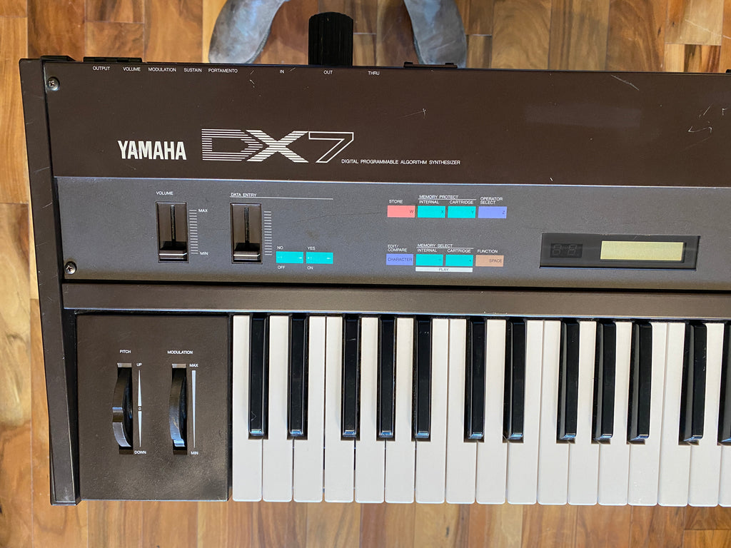 Yamaha DX7 Vintage 61-Key Digital FM Synthesizer Keyboard 1980s Pro Serviced