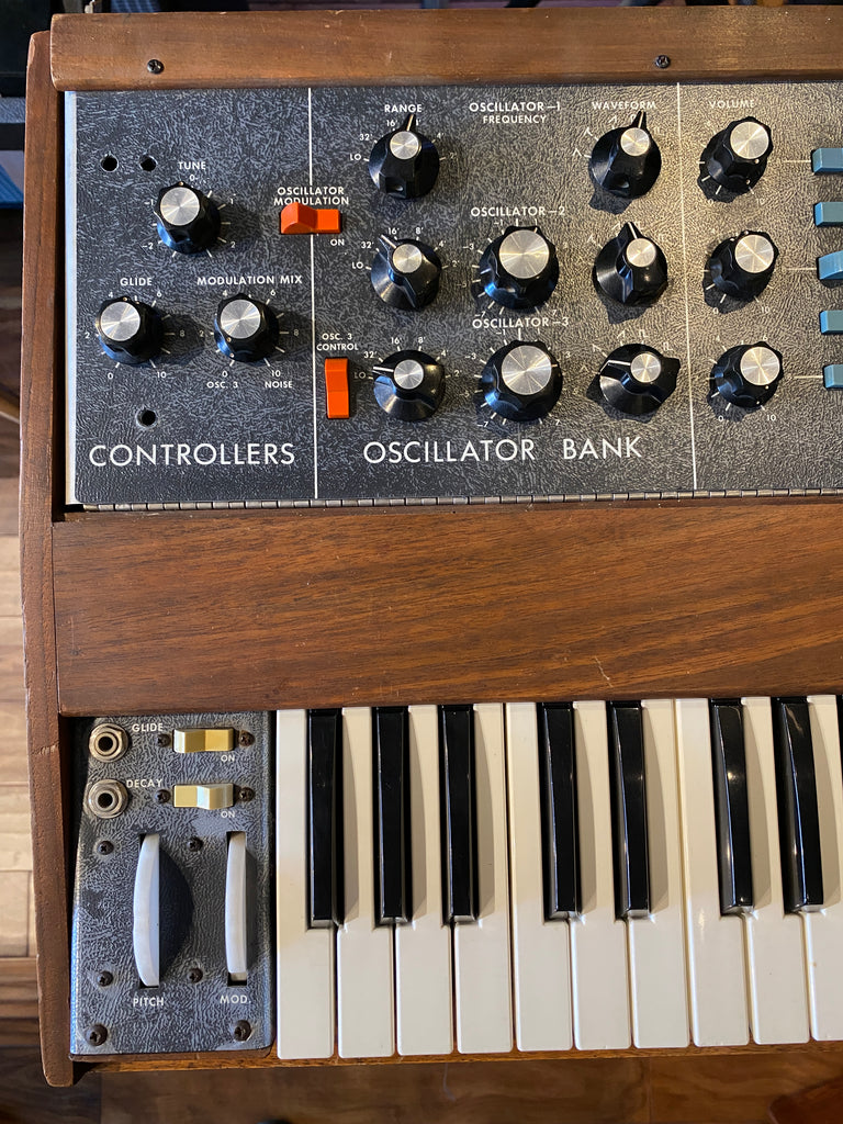 Moog Minimoog Model D 44-Key Monophonic Synthesizer Walnut 1973