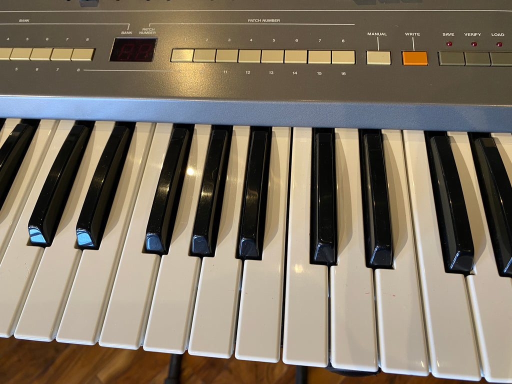 Roland HS-60 Vintage 61-Key Polyphonic Synthesizer Keyboard 1985 Pro Serviced