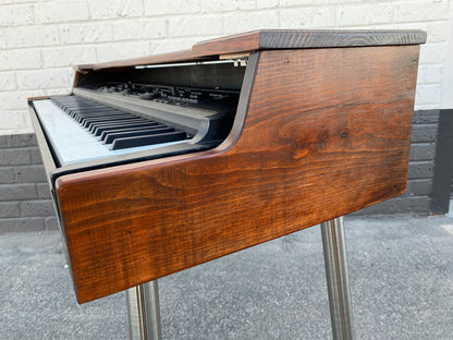 CV Keyboards Wurlitzer 140 Vintage-Style Piano Shell Keyboard Stand
