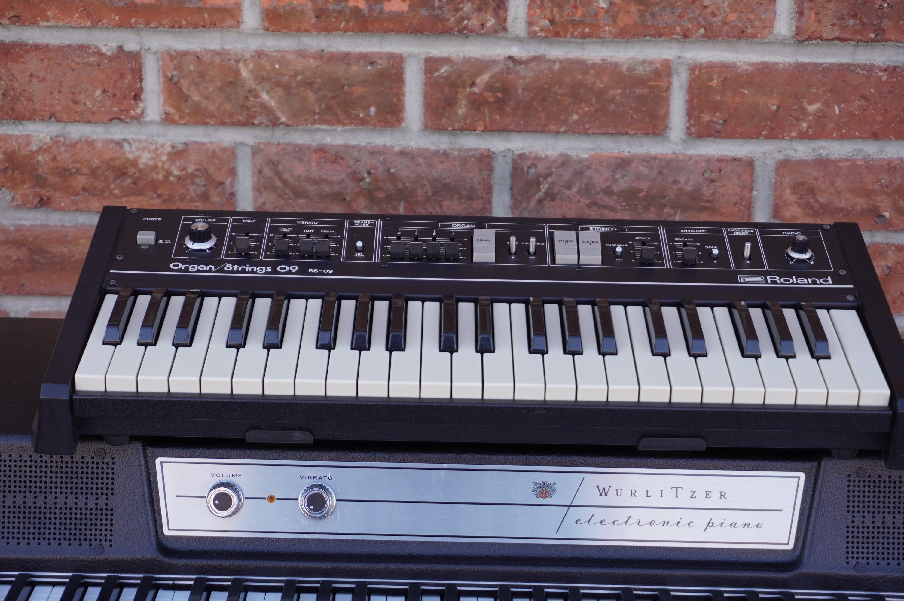 Roland RS-09 String and Organ Synthesizer – Custom Vintage