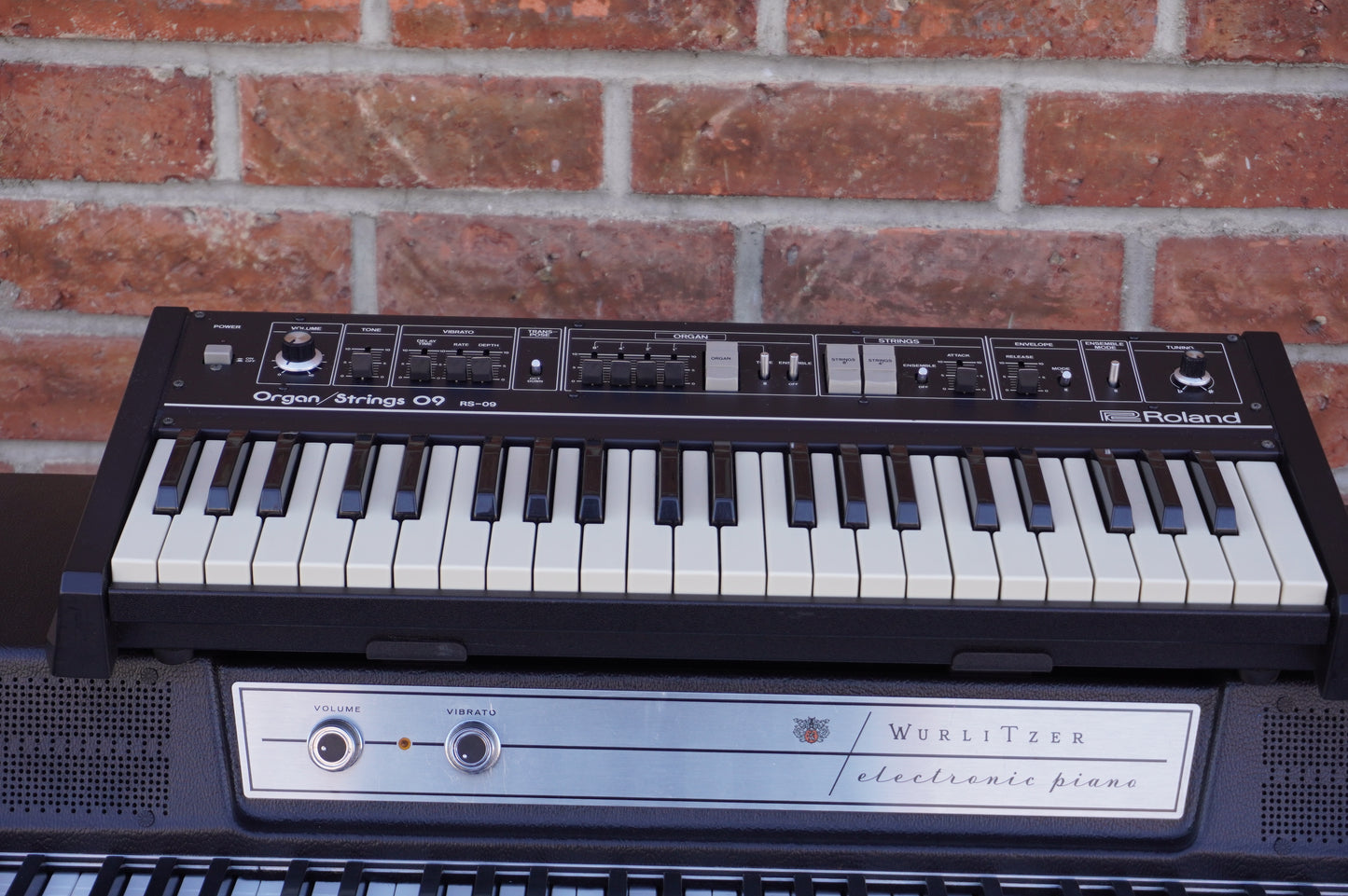 Roland RS-09 String and Organ Synthesizer