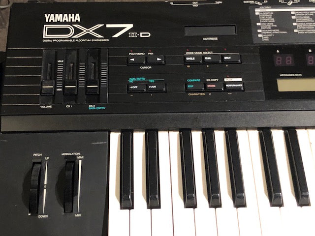 Yamaha DX7 II-D Digital Programmable Algorithm Synthesizer