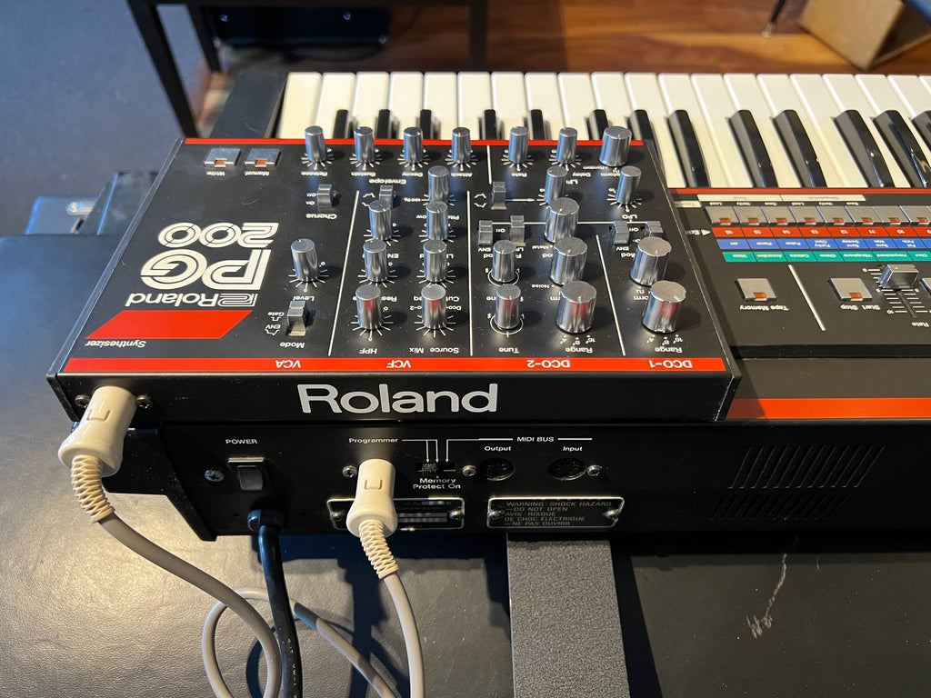 Roland JX-3P Analog Polyphonic Synthesizer with PG200 Programmer