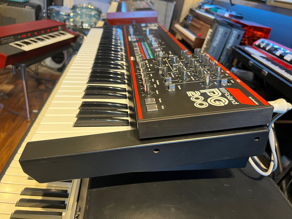 Roland JX-3P Analog Polyphonic Synthesizer with PG200 Programmer