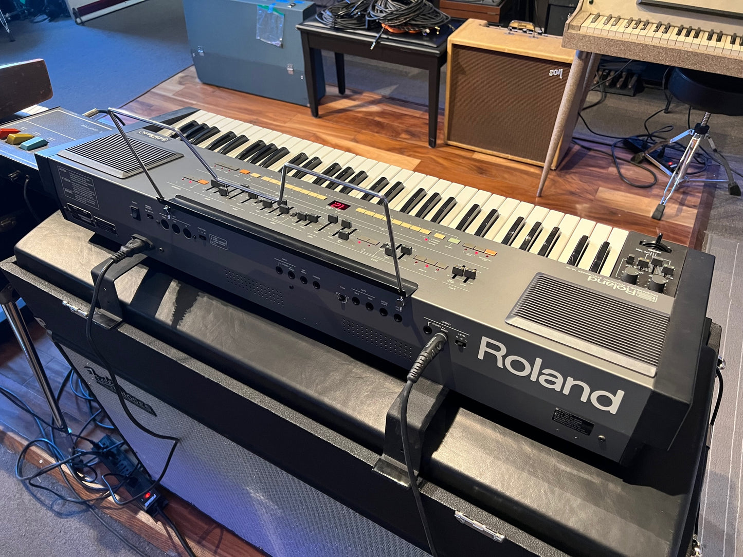 Roland HS-60 (Juno 106 s) Synth Plus