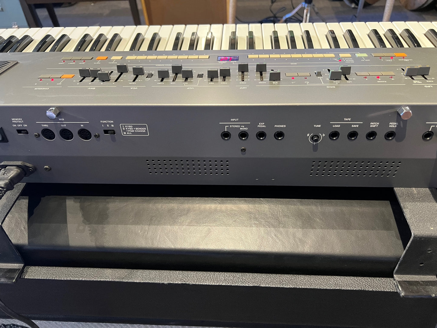 Roland HS-60 (Juno 106 s) Synth Plus