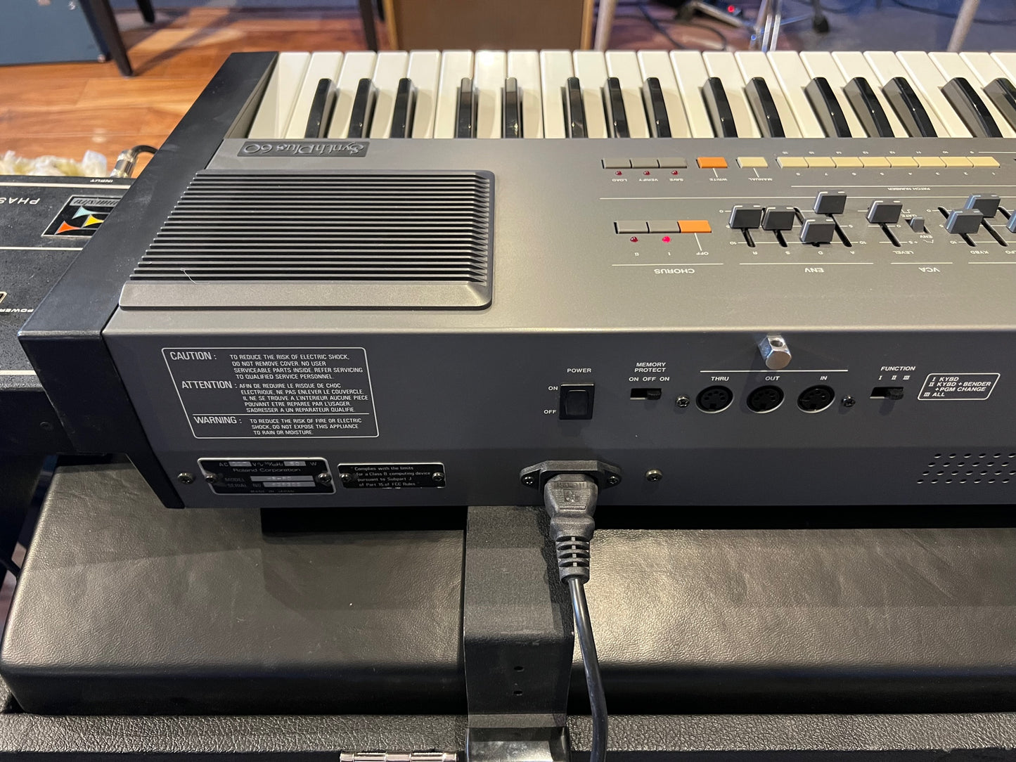 Roland HS-60 (Juno 106 s) Synth Plus